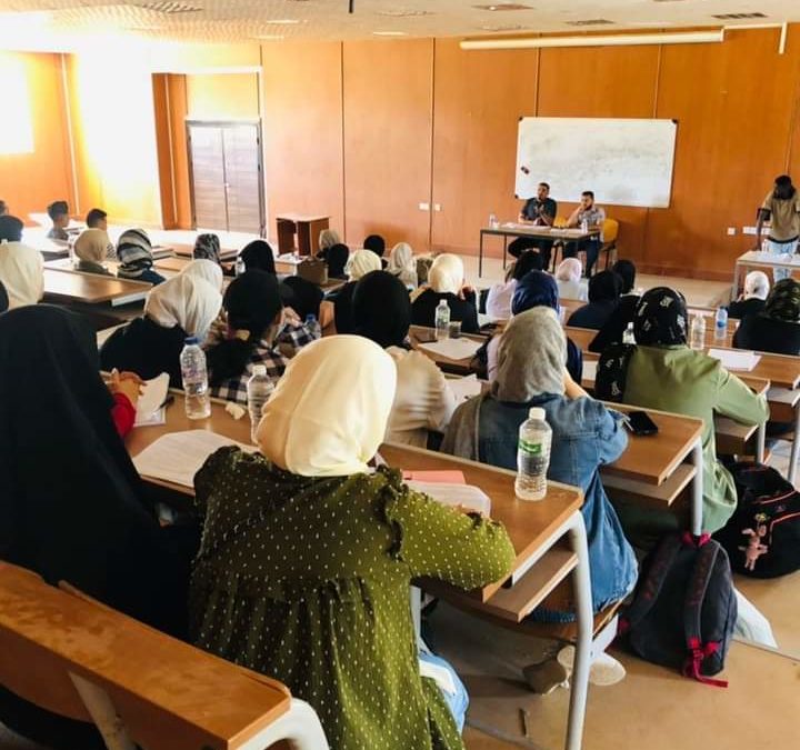 كلية التربية تقيم اليوم التعريفي للطلبة الجدد