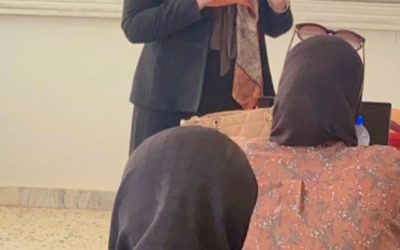 بكلية التربية بجامعة بنغازي تقدم محاضرة عن مكافحة العواصف الرملية والترابية
