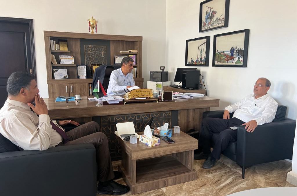 زيارة مدير إدارة تنمية الموارد البشرية والتدريب لكلية التربية