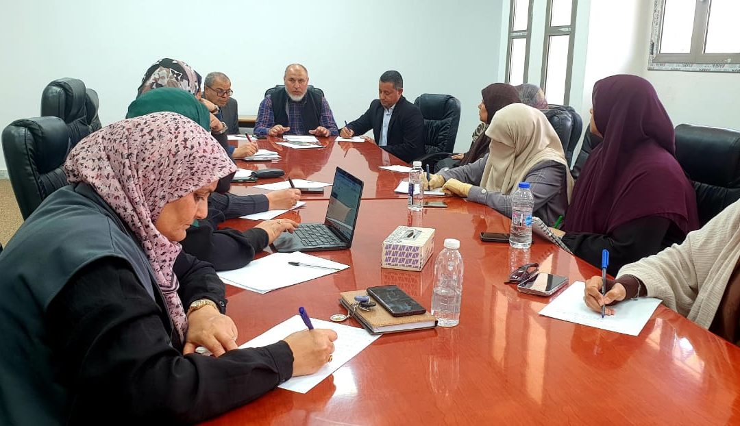 كلية التربية تبحث خطوات الاعتماد البرامجي وتعزز العمل بروح الفريق